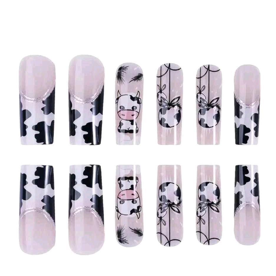 DAZZLE with Dias Dazzling Discoveries: Cartoon Cow Press-On Nails Dias Dazzling Discoveries