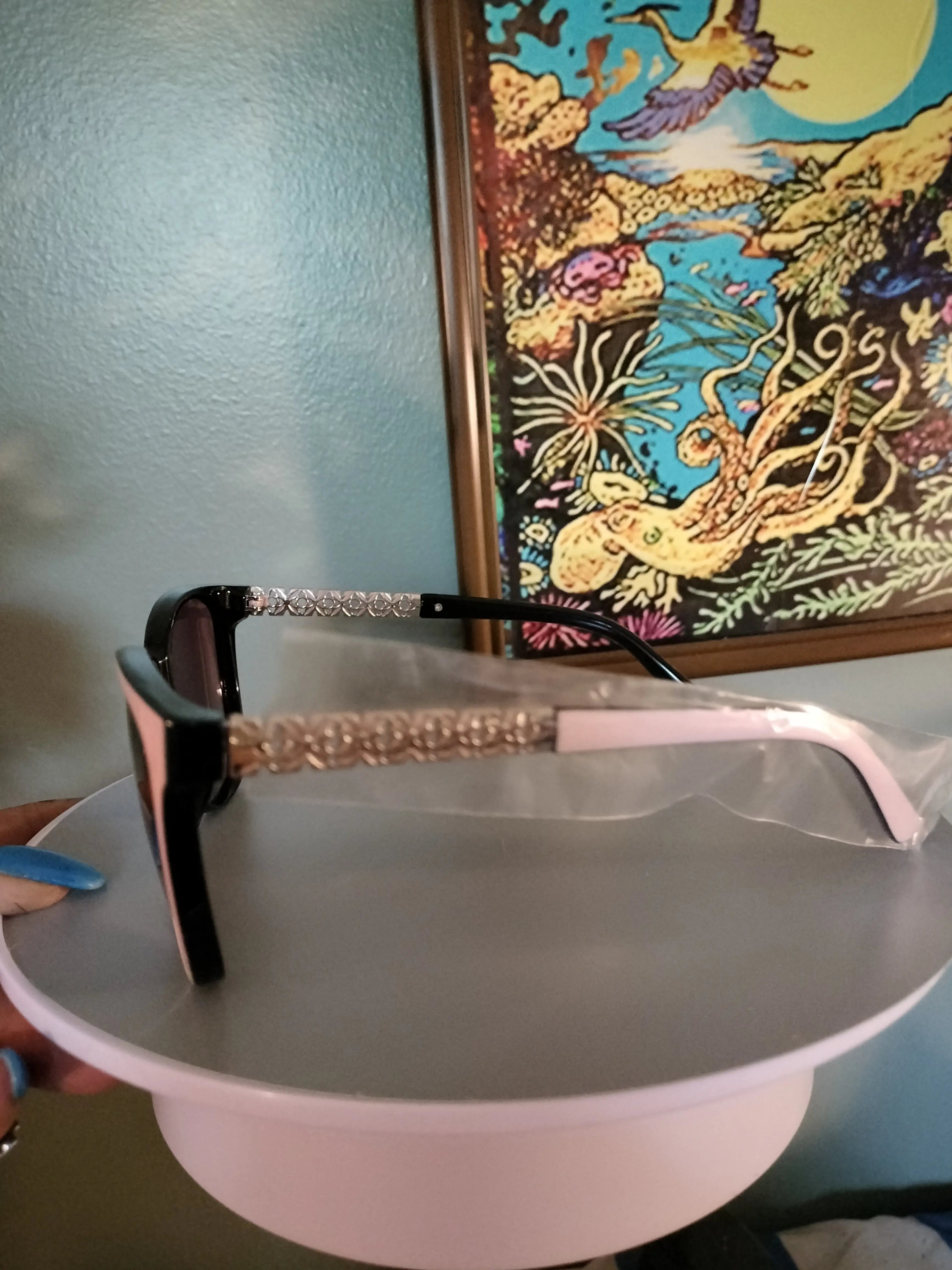 Tortoise Shell pattern Flat Top-unisex. Polarized lens- Sunglasses Dias Dazzling Discoveries