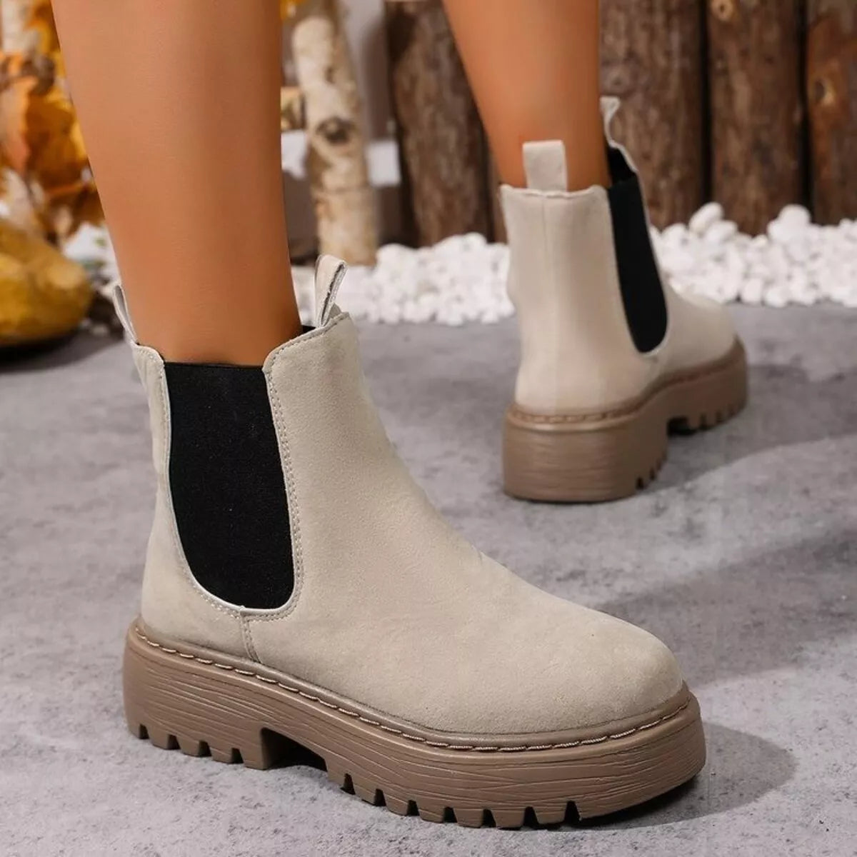 Strut Bodly-Round Toe Platform Boots