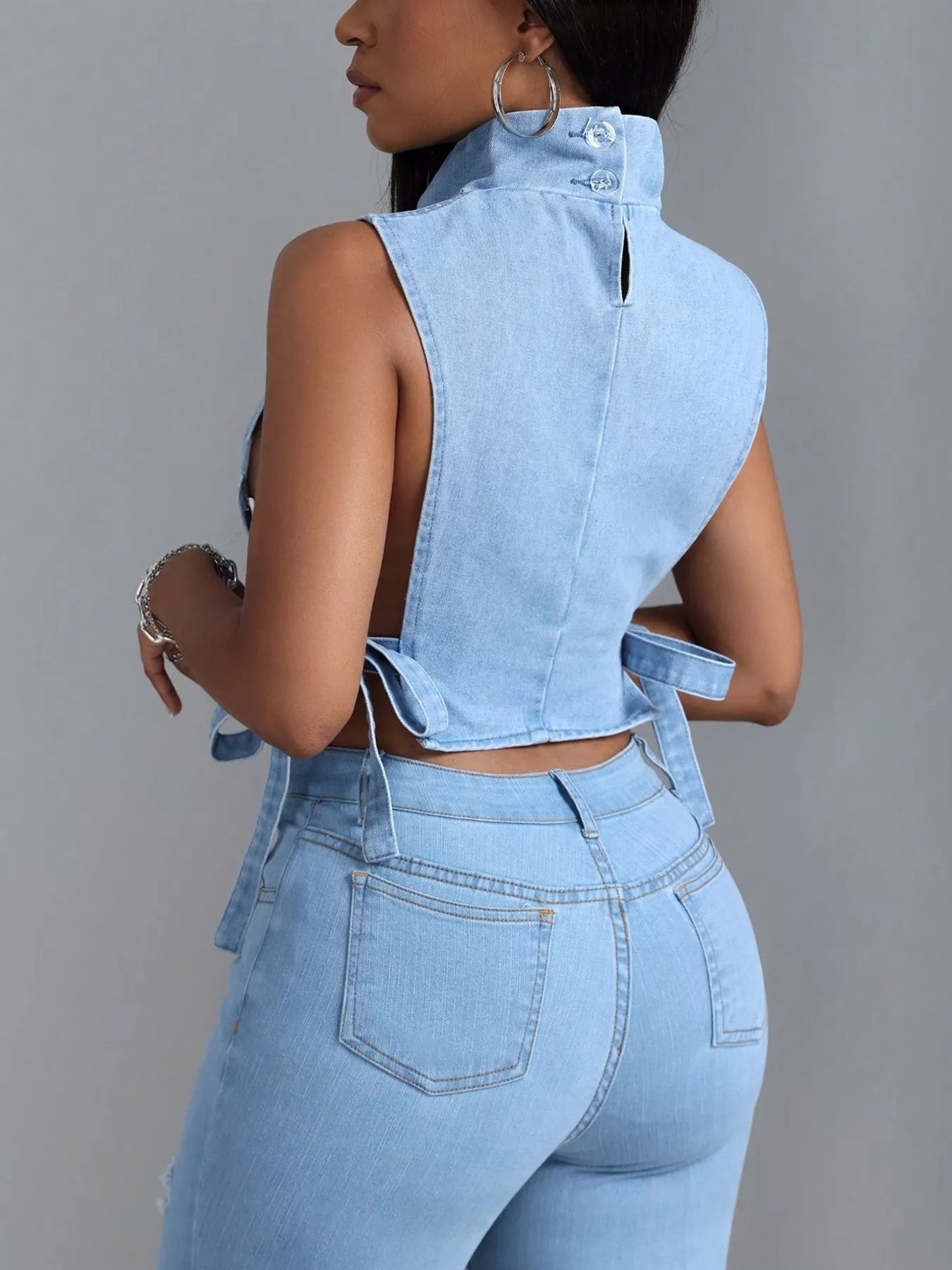 🔥 Sleeveless Cropped Denim Turtleneck Top – Tie Up Your Statement Style