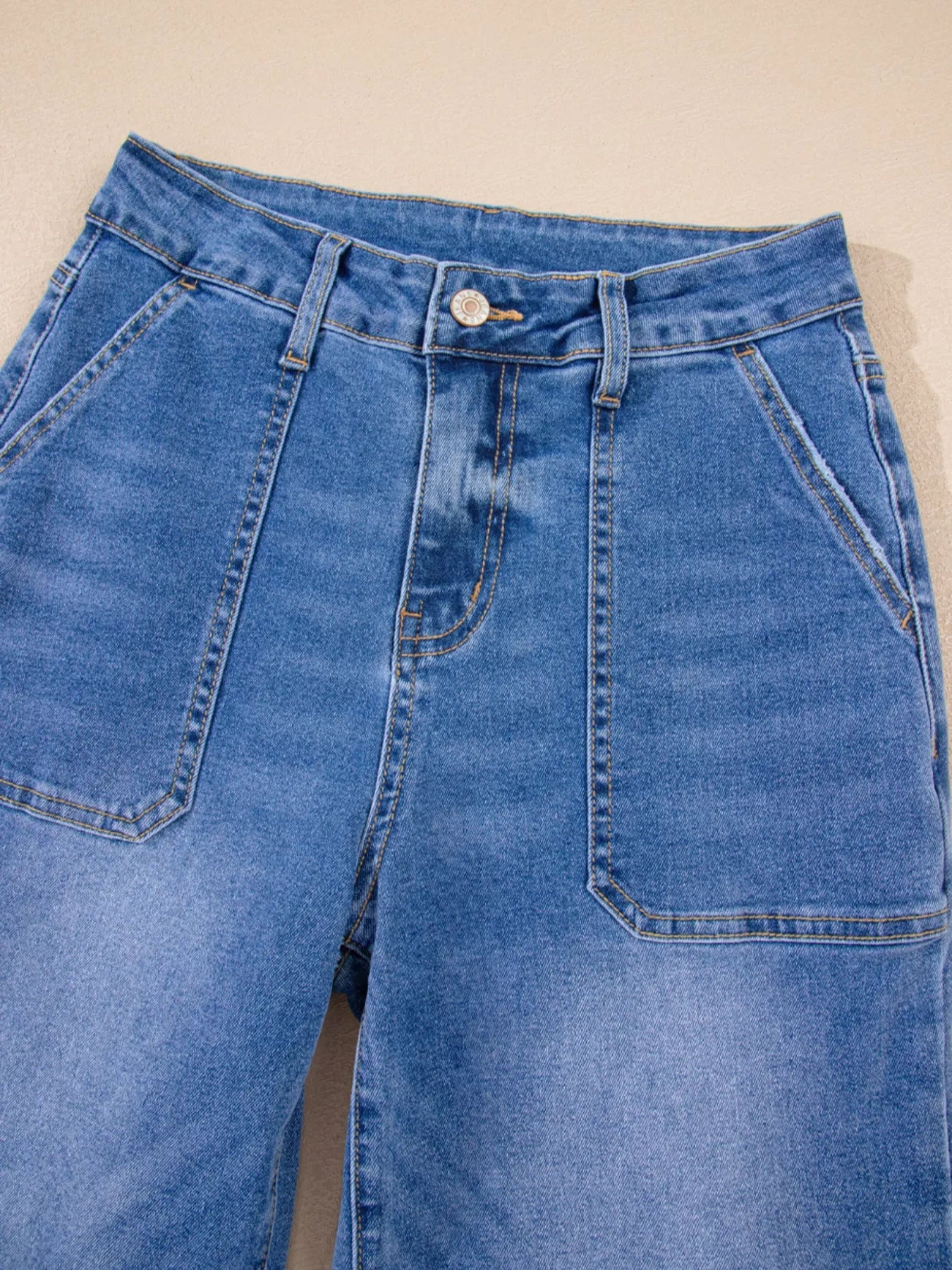 🔥 High-Waisted Wide Leg Flare Jeans – Retro Vibes, Modern Confidence