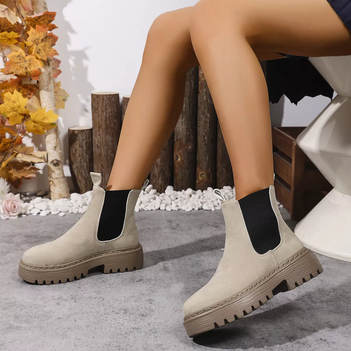 Strut Bodly-Round Toe Platform Boots