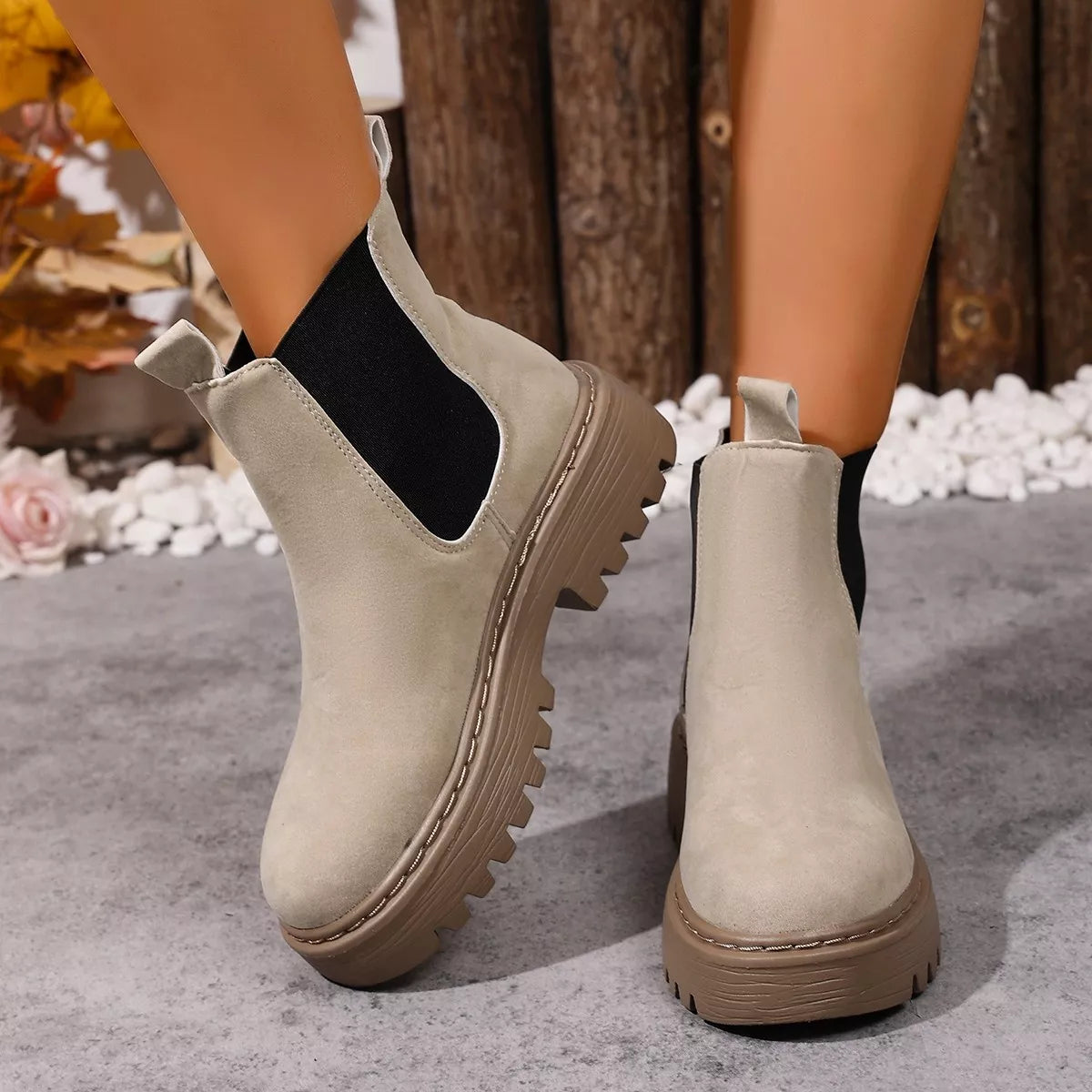 Strut Bodly-Round Toe Platform Boots