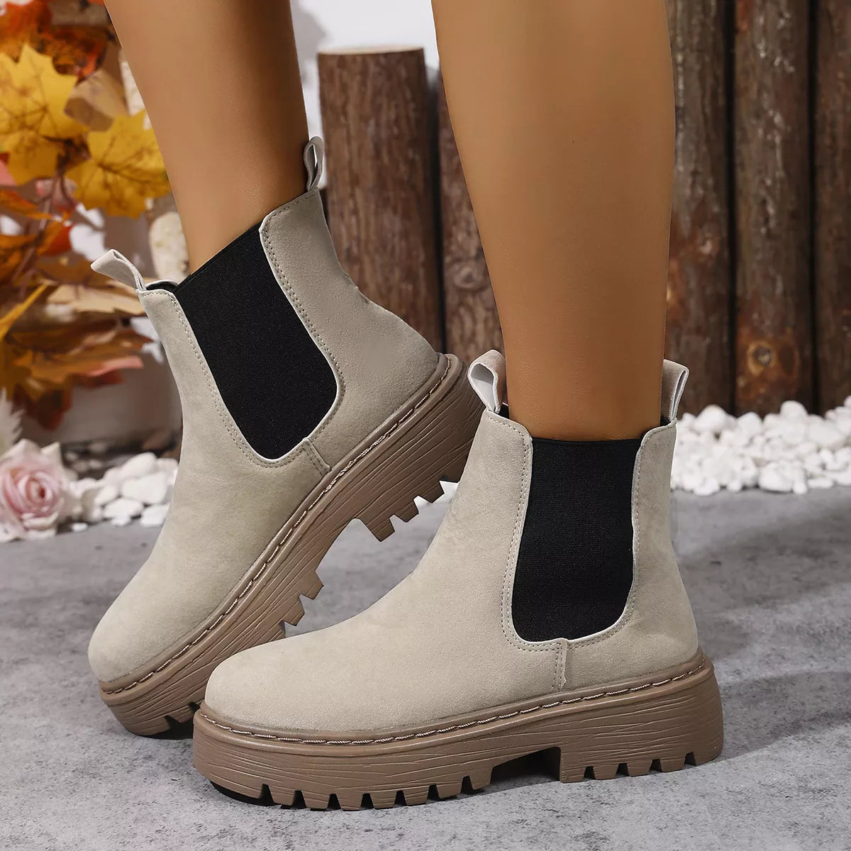 Strut Bodly-Round Toe Platform Boots
