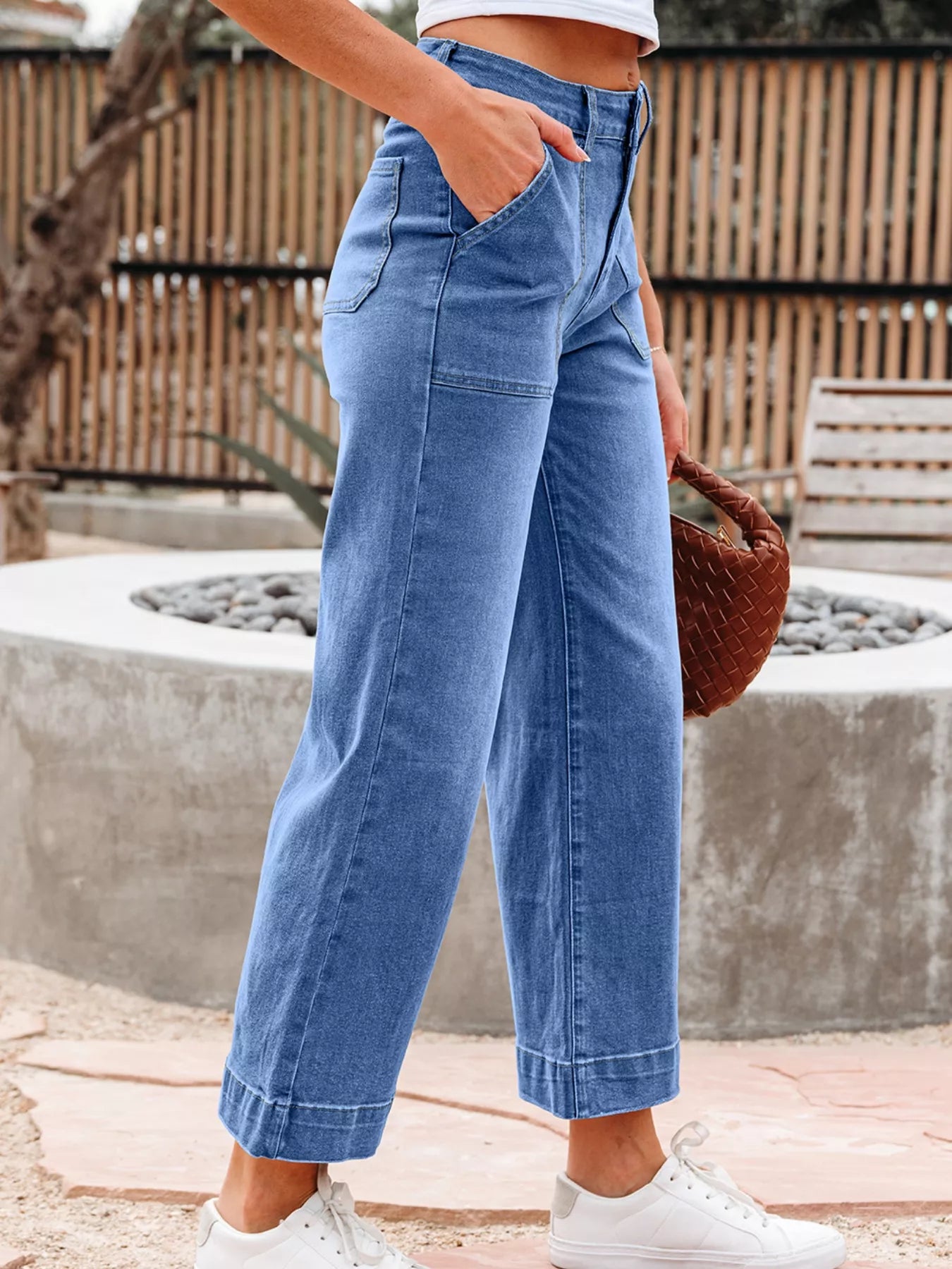 🔥 High-Waisted Wide Leg Flare Jeans – Retro Vibes, Modern Confidence